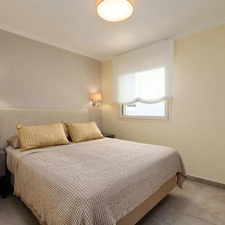 Luxury 3 Bedroom Front In Apartamento *