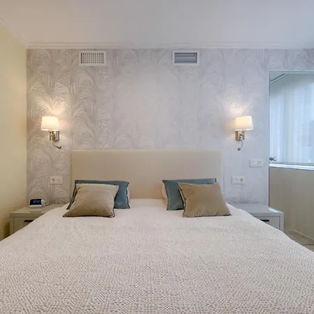 Apartamento Luxury 3 Bedroom Front In *